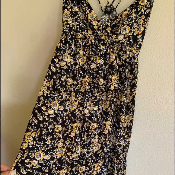 Volcom NWOT black yellow and white floral strappy dress - Picture 3 of 7